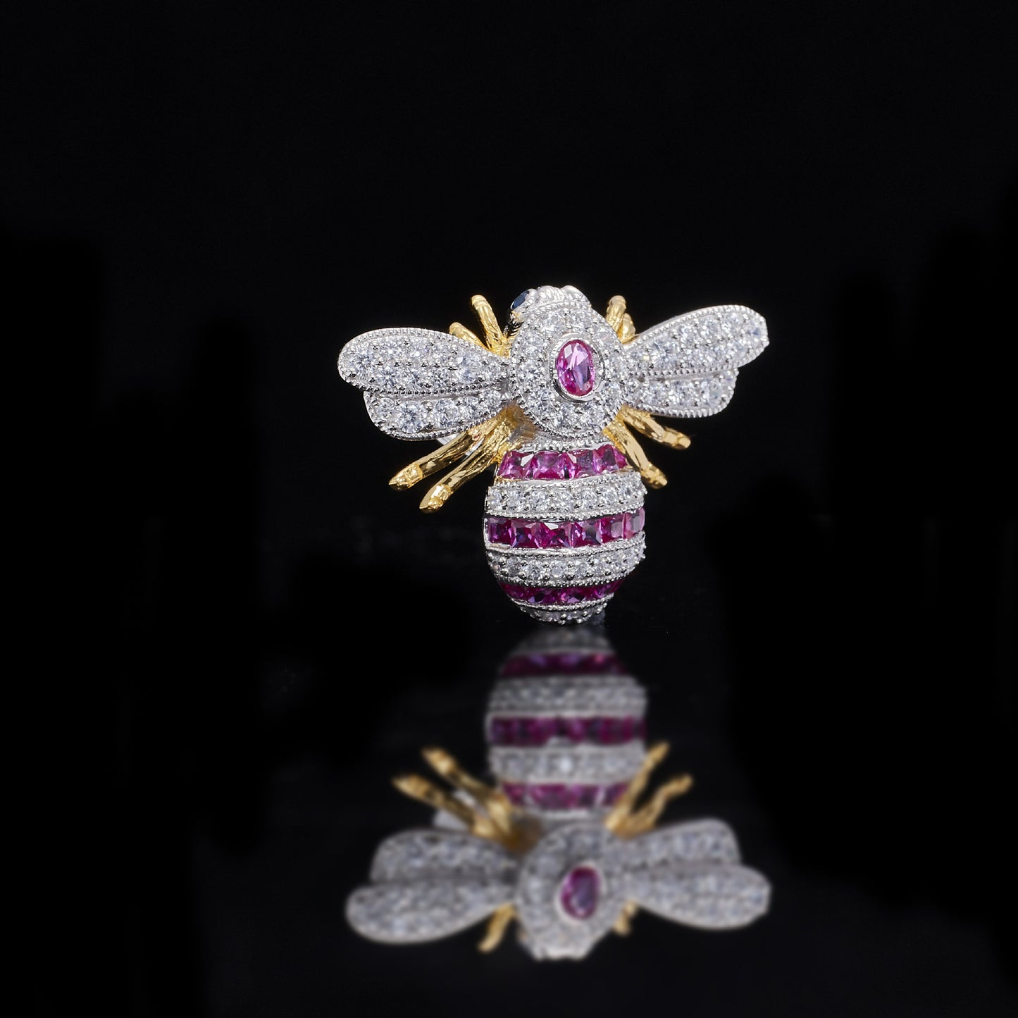 Italian Court Style Small Bee Brooch – 925 Sterling Silver
