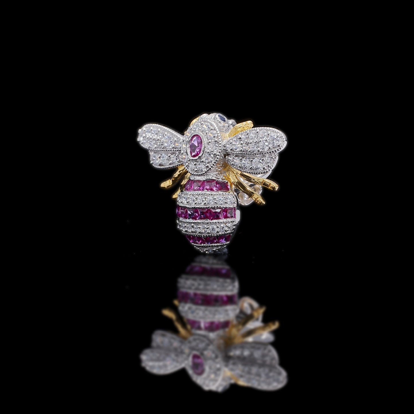 Italian Court Style Small Bee Brooch – 925 Sterling Silver